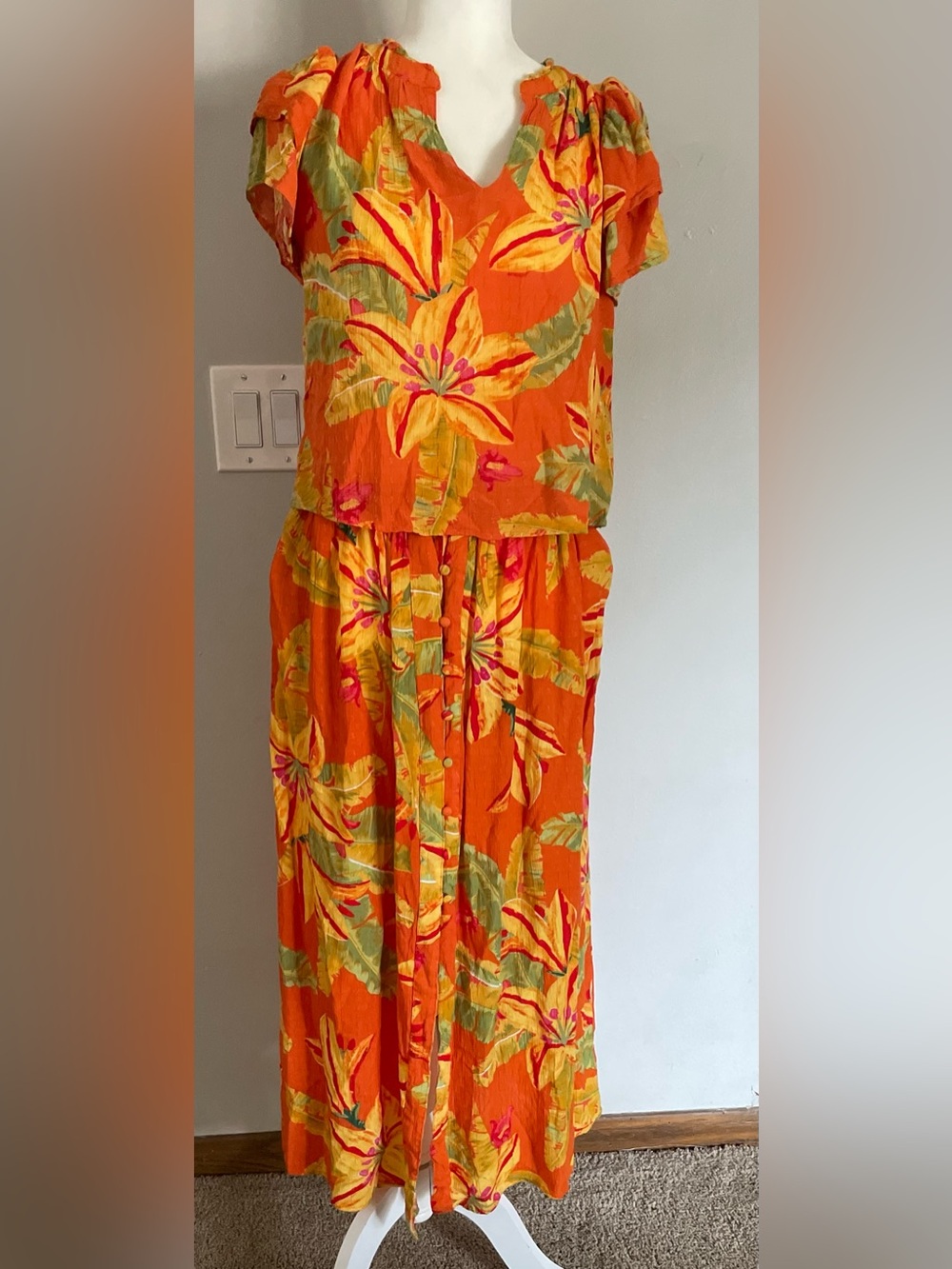 Haute Hippie Tropical Floral Two-Piece Set Shirt and Button Front Skirt Sz XS